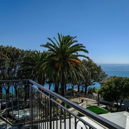 بيت ضيافة L'orizzonte Relais 4*